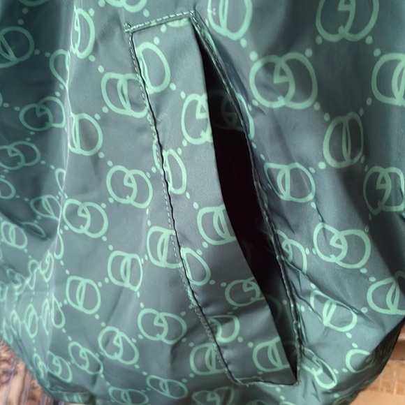 Good Times Victorious quarter zip pullover - Picture 11 of 11